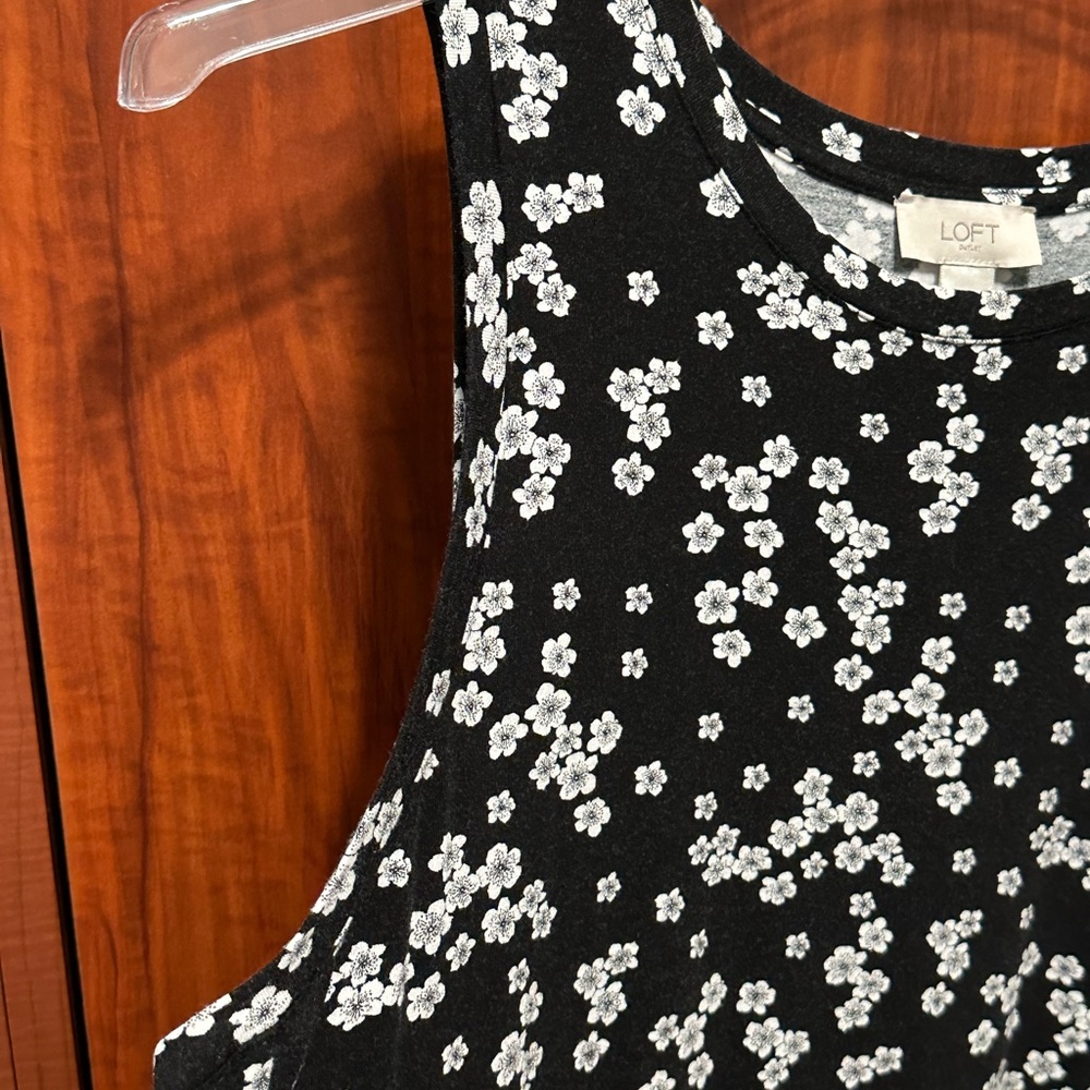LOFT Monochrome Floral Sleeveless Midi Dress - Picture 3 of 5